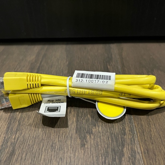 Netgear N300 WiFi Range Extender Model EX2700 with Ethernet Cable - Picture 3 of 5